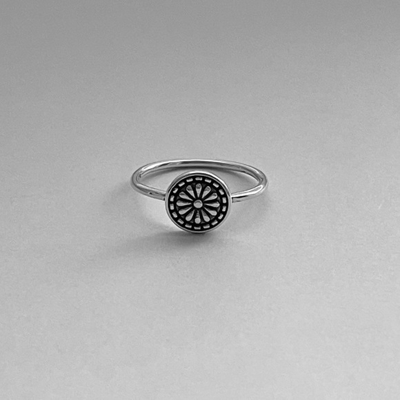 Sterling silver small mandala ring, silver mandala ring, dainty mandala ring - Picture 6 of 9